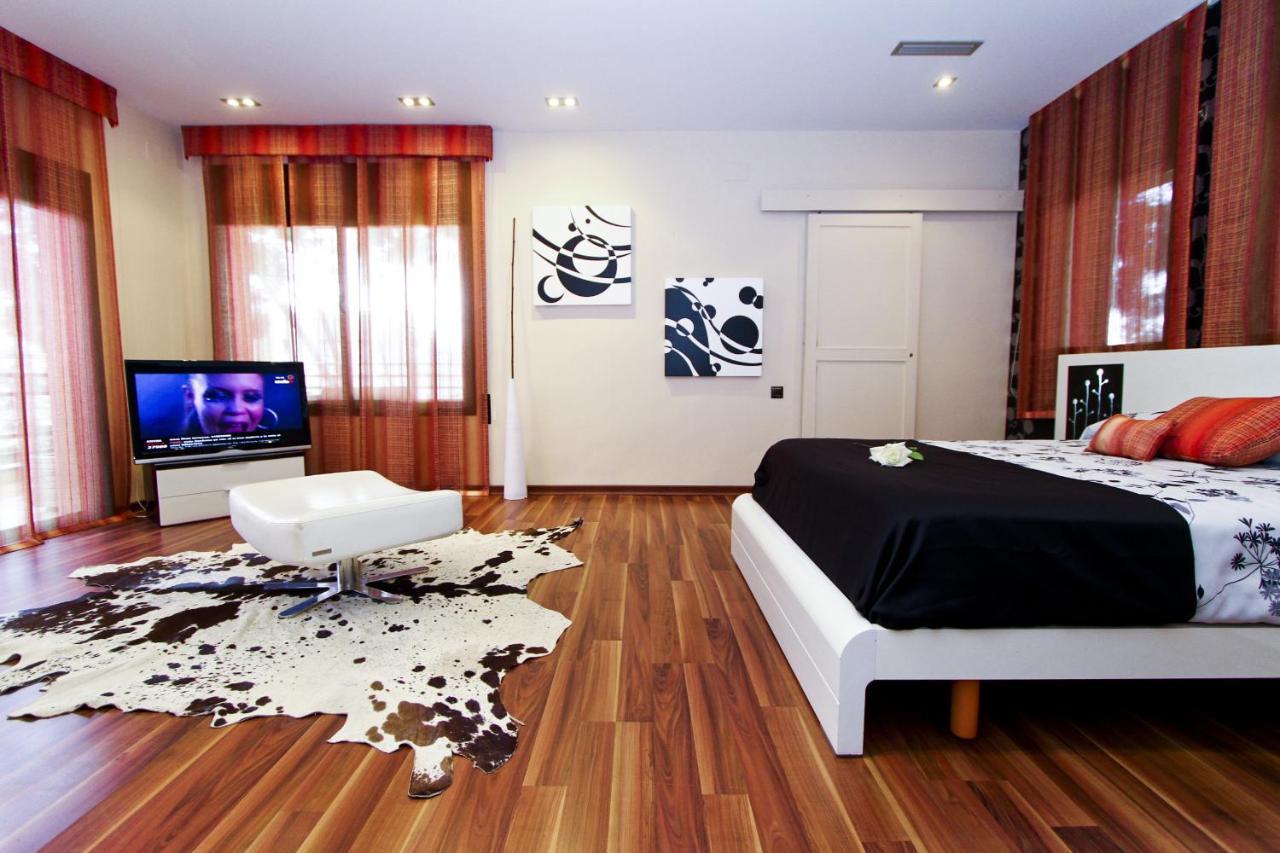 New Play Lake Villa Salou Dış mekan fotoğraf