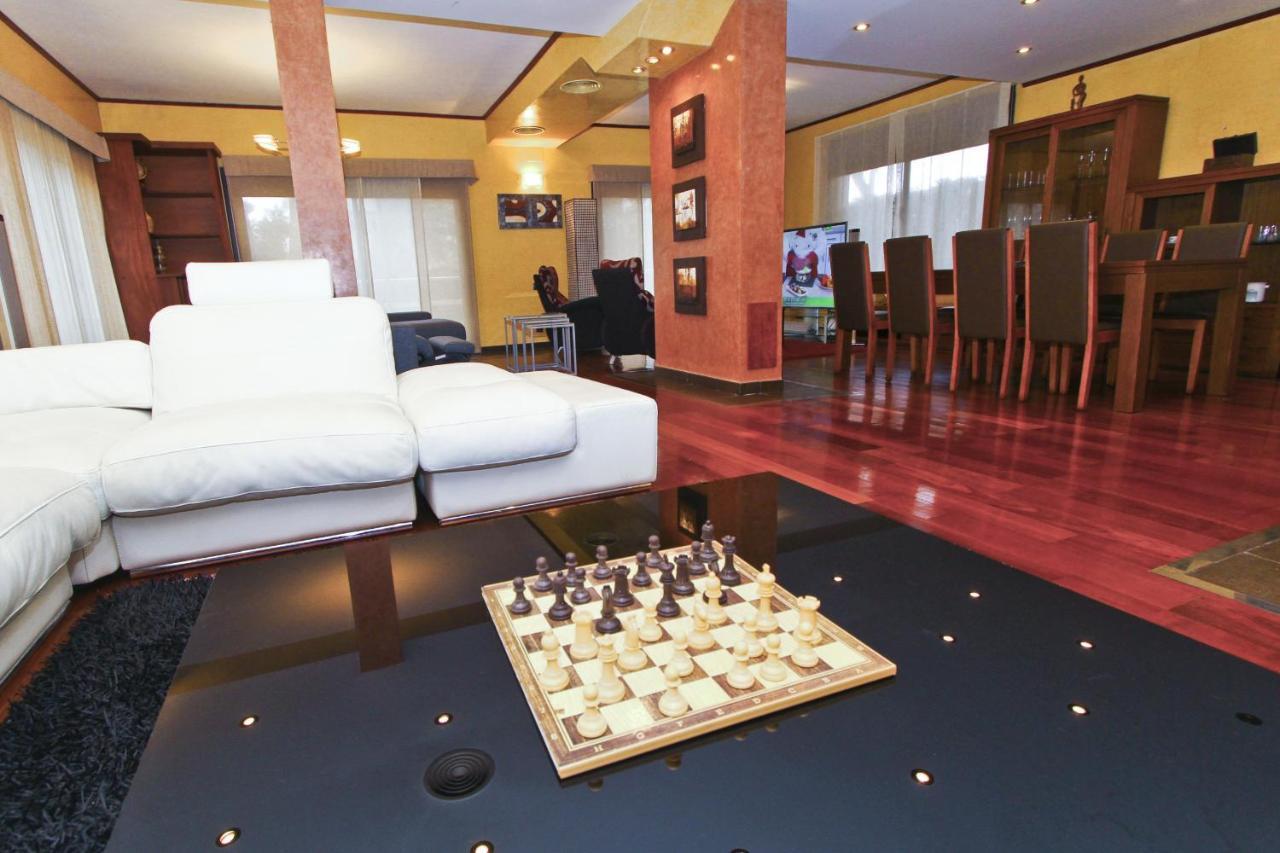 New Play Lake Villa Salou Dış mekan fotoğraf