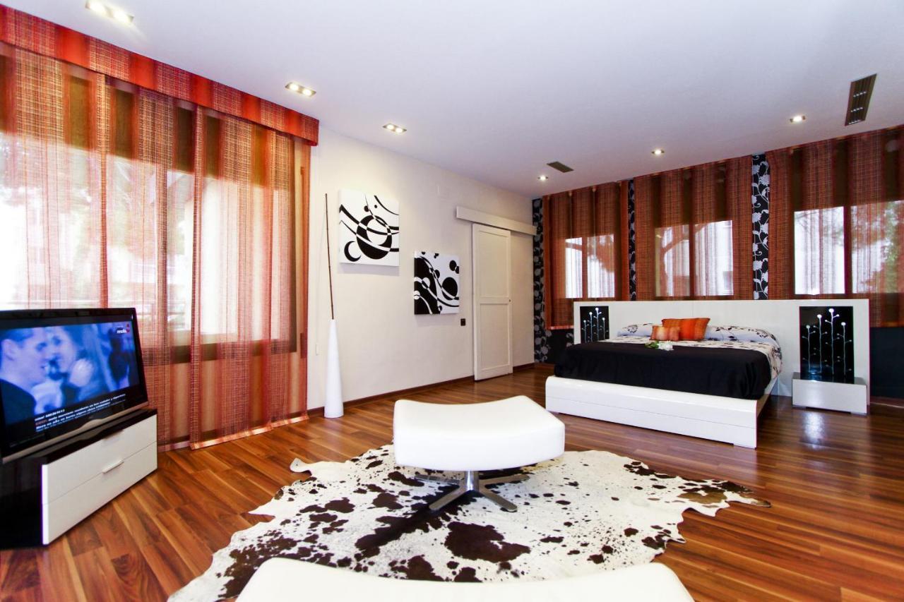 New Play Lake Villa Salou Dış mekan fotoğraf
